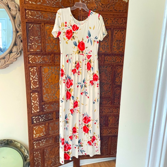 VIISHOW Dresses & Skirts - VIISHOW Like brand new dress rayon spandex read black tan sage blue camo colors